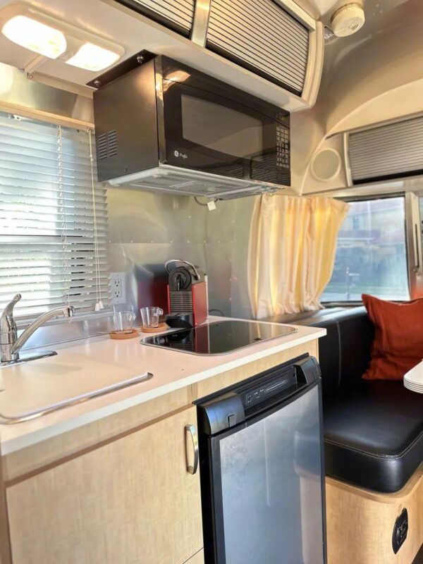 Airstream Caravel 16RB Travel Trailer - Image 8