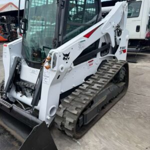 2017 Bobcat T650 Compact Track Loader – Deluxe Panel, Enclosed Cab, A/C & Heat